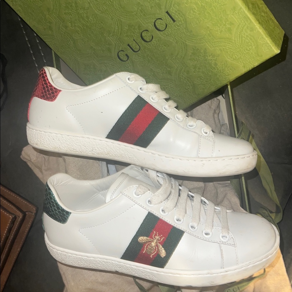 Gucci ACE Sneakers with Web Stripe and Bee ๐ - Picture 11 of 12